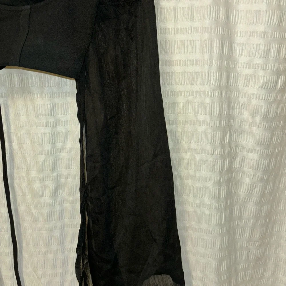 Super cute going out Black Fashion Nova top. - Picture 3 of 5